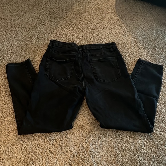 Bella Vida Maternity Jeans - Picture 2 of 2